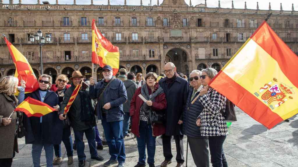 Concentración de VOX en la Plaza Mayor de Salamanca