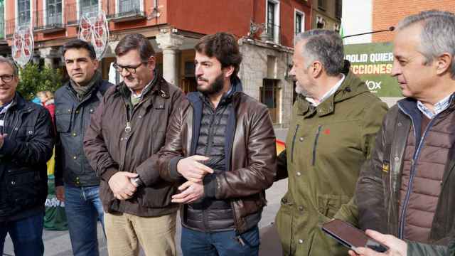 Concentración de Vox en Valladolid para exigir la dimisión del Gobierno de España y la convocatoria de eleccione con el vicepresidente de la Junta, Juan García-Gallardo