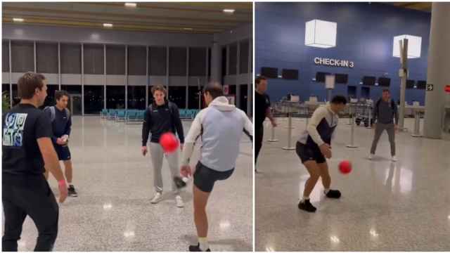 Rafa Nadal jugando al fútbol con Ruud en el aeropuerto de Belo Horizonte