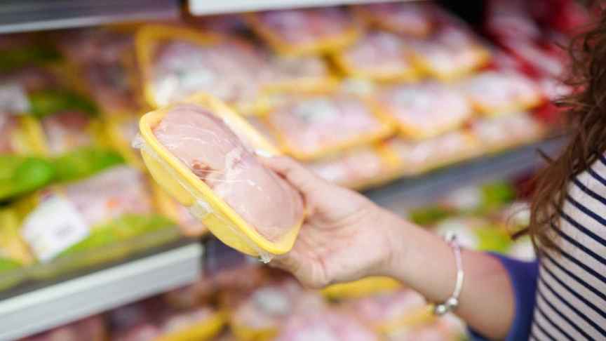 Este es el truco para conservar la carne de pollo en el frigorífico más tiempo.