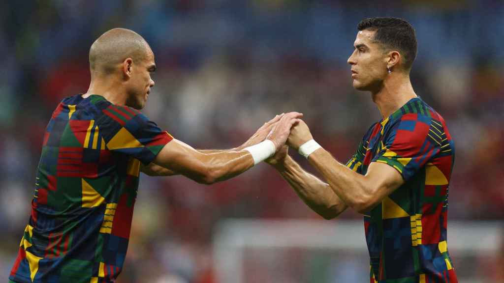 Pepe y Cristiano Ronaldo, en el calentamiento de la selección de Portugal
