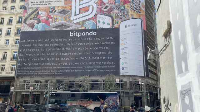 Publicidad de Bitpanda en Gran Vía.