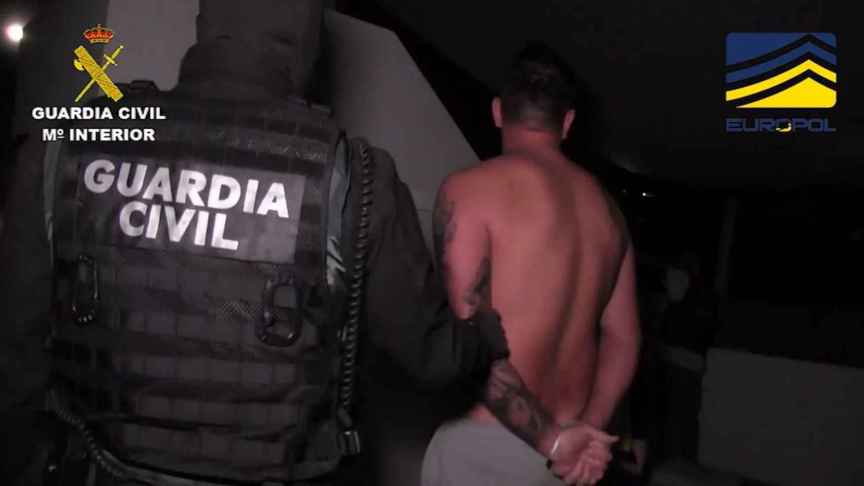 Imagen de una de las detenciones practicadas en la operación internacional contra el tráfico de cocaína.