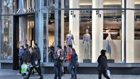La razón por la que ni Zara ni ninguna otra tienda puede impedirte devolver una prenda de ropa usada