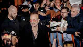 Bono al desnudo: el líder de U2 emociona en Madrid con sus memorias