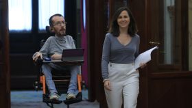 El portavoz de Unidas Podemos, Pablo Echenique, y la ministra de Derechos Sociales, Ione Belarra, en el Congreso.