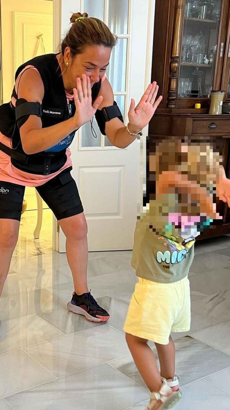 La presentadora andaluza junto a su hija, Lola, en una fotografía de su Instagram.
