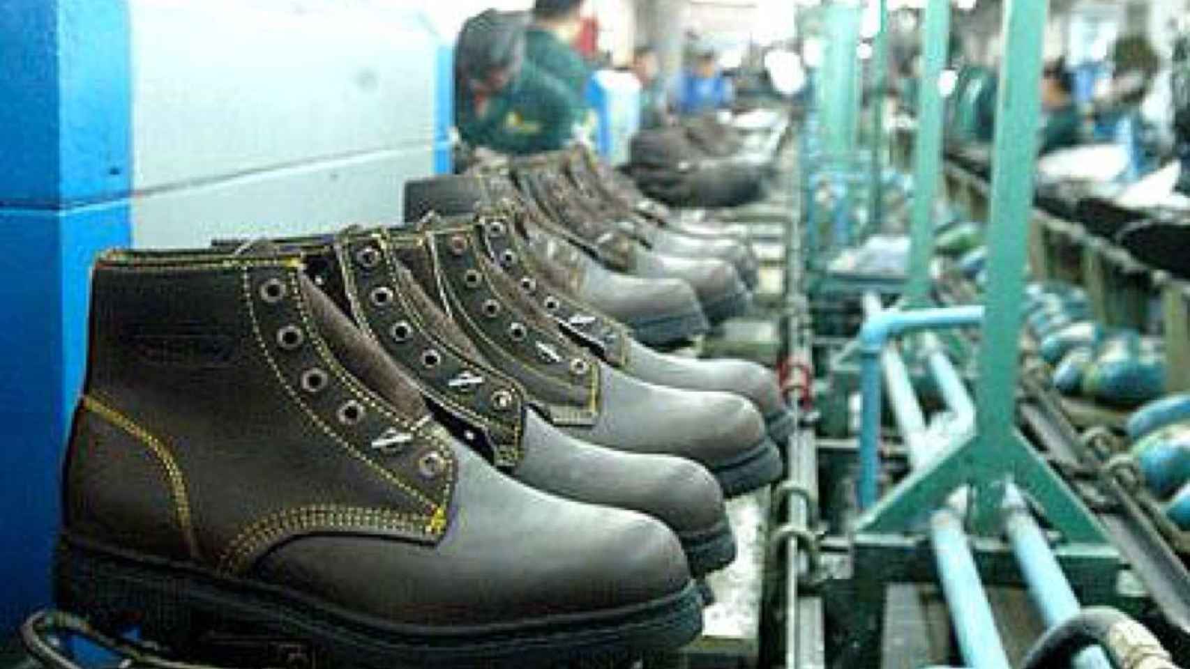 Una fábrica de calzado en imagen de archivo.