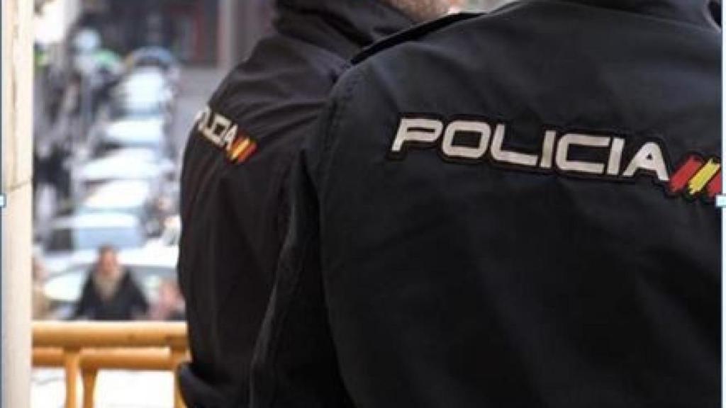 La Policía Nacional detiene a un hombre por robar 6.000 euros en la trastienda de un bar en León