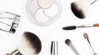 Alerta sanitaria por compuestos cancerígenos en cosméticos: estas son las marcas afectadas
