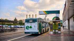 Recarga de autobuses eléctricos en las instalaciones de la Universidad Pública de Pamplona