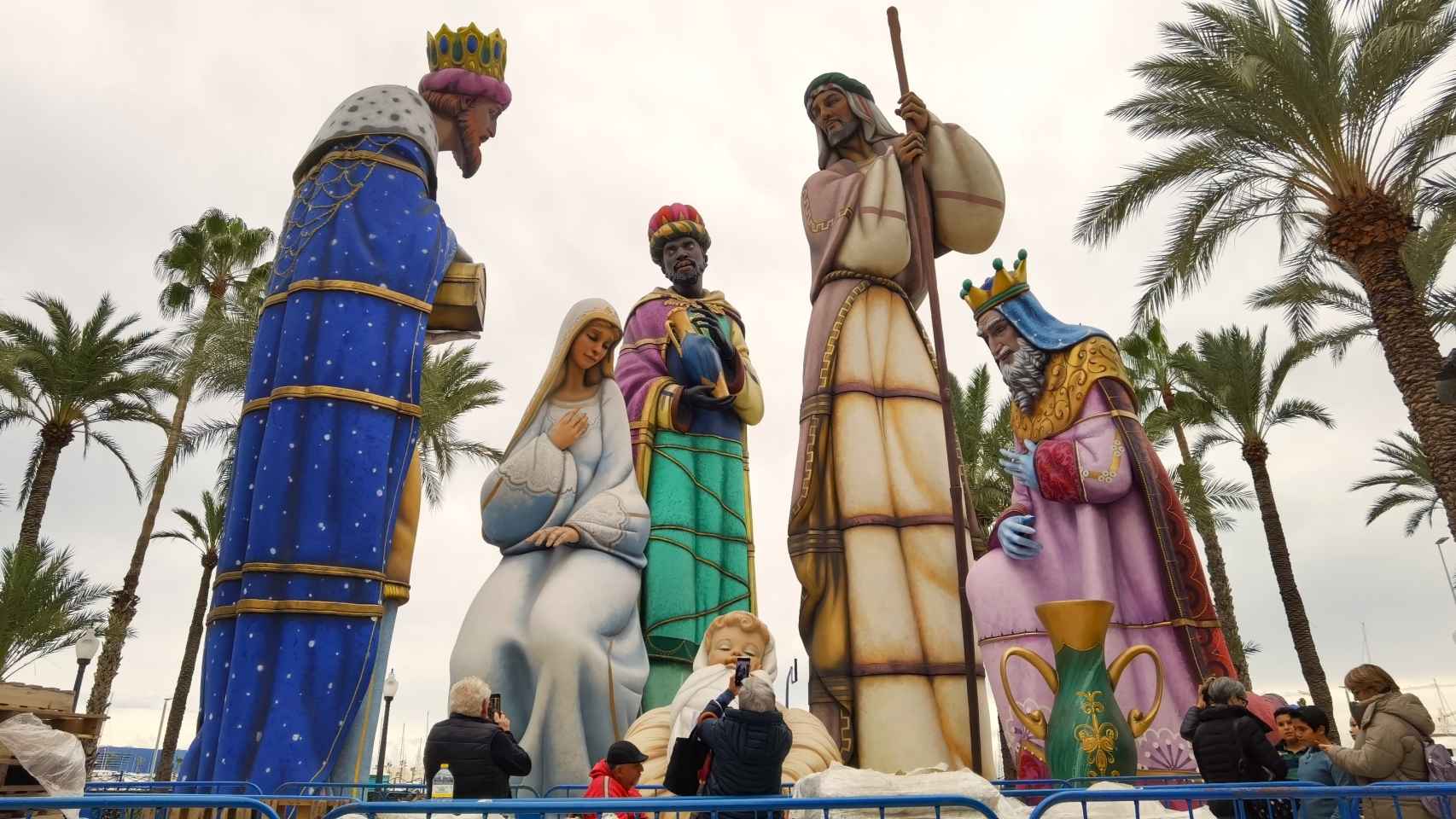 Los Reyes Magos ya se incorporan al belén más grande del mundo en Alicante