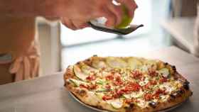 Esta es la mejor pizza de España, lleva pistachos y se hace en Madrid