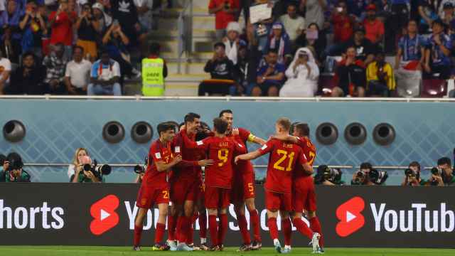 Los jugadores de España celebran el gol de Morata ante Japón en el partido celebrada el jueves 1 de diciembre durante el Mundial de Qatar.