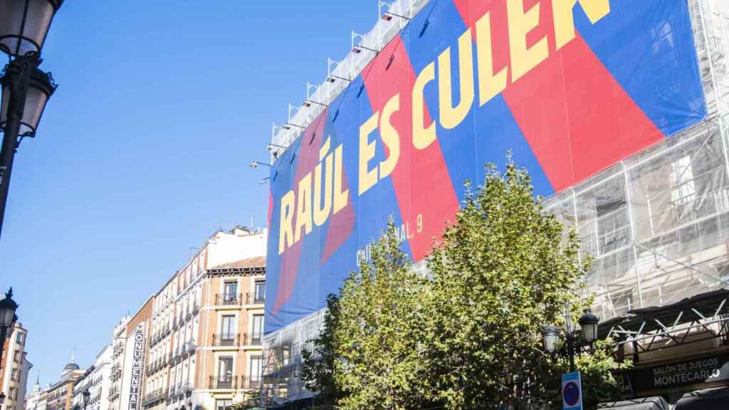 La pancarta del Barça en Madrid con el lema 'Raúl es culé'