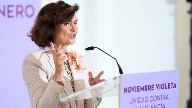 La exvicepresidenta del Gobierno y líder del sector feminista del PSOE, Carmen Calvo, en unas jornadas contra la violencia de género en noviembre.
