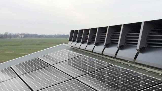 El aerogenerador con paneles solares de The Power Collective.