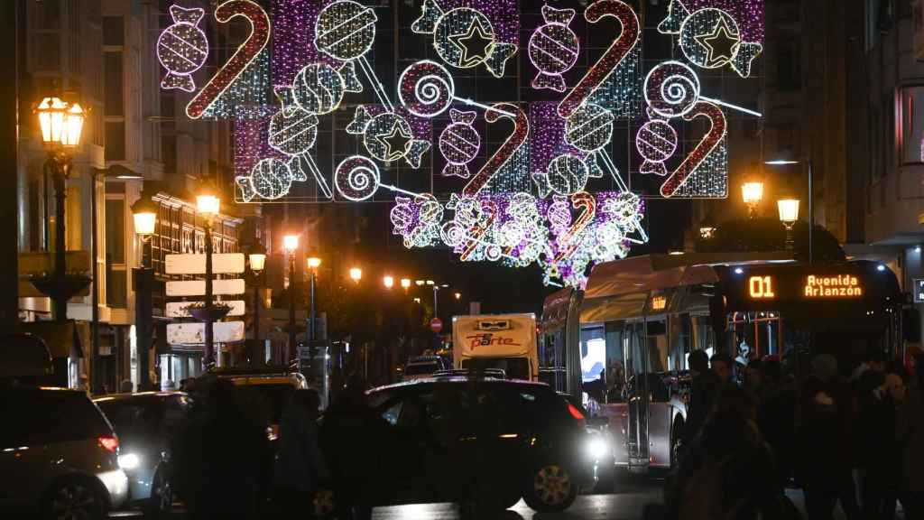 Burgos da la bienvenida a la Navidad con la inauguración del encendido navideño