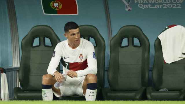 Cristiano Ronaldo, en el banquillo de Portugal