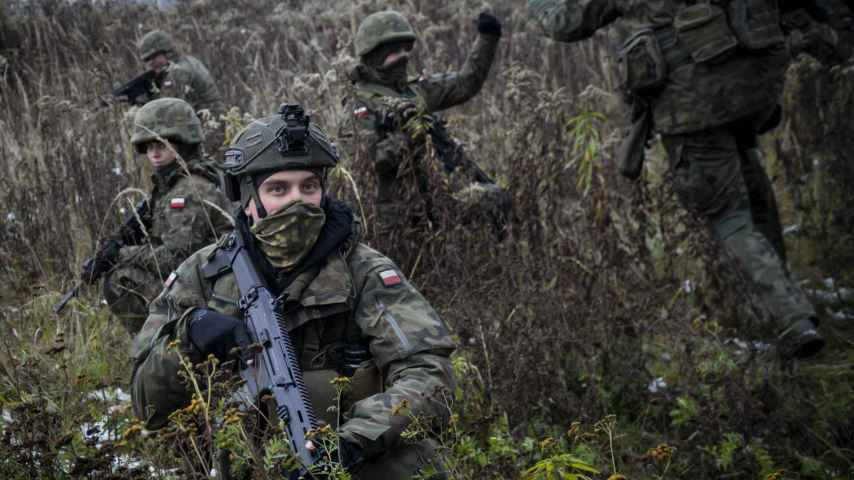 El ejército de 35.000 civiles armados que Polonia adiestra contra Rusia