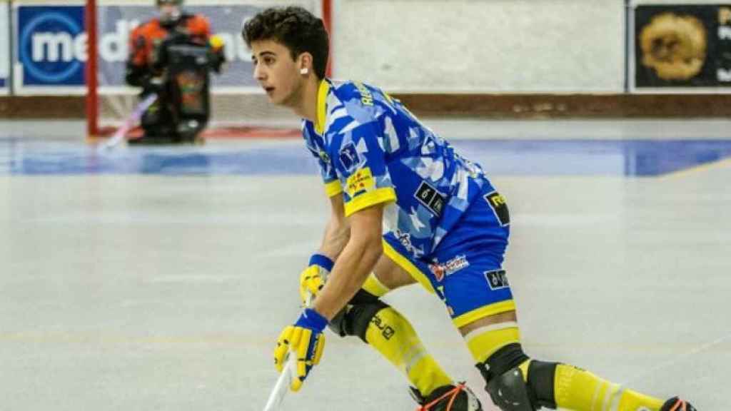 Alexandre Acsensi, jugador del CH Caldes, durante un partido de hockey sobre patines
