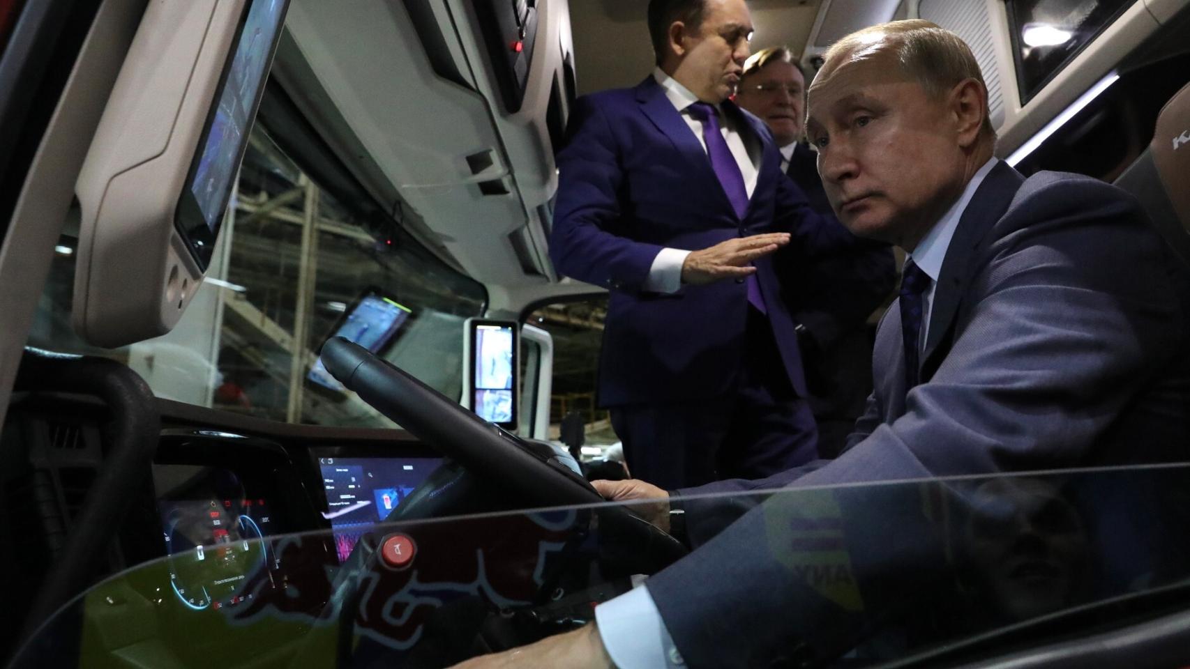 Cuál es el coche de Vladímir Putin? Analizamos el Aurus Senat, su