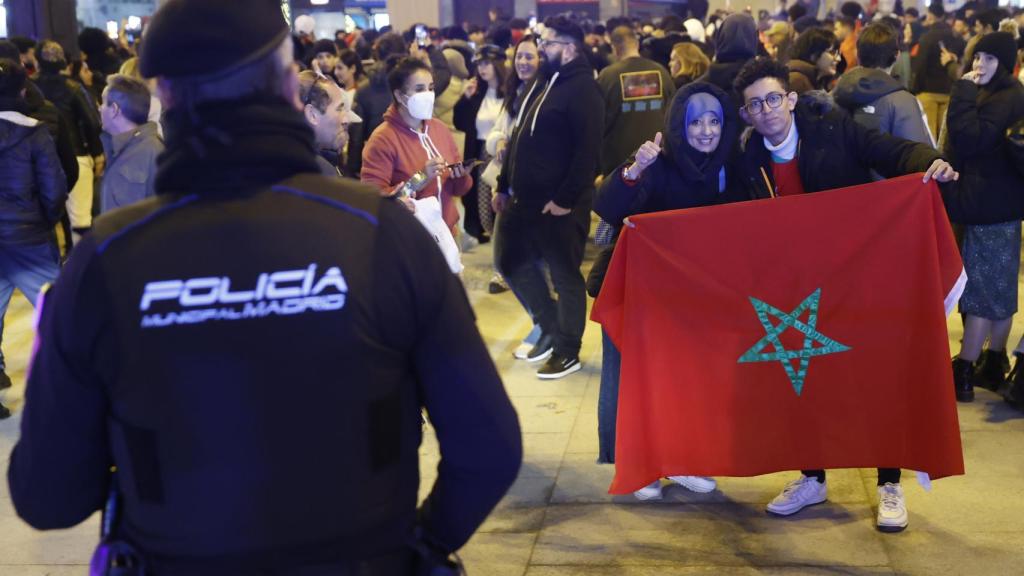 Aficionados marroquíes en el centro de Madrid