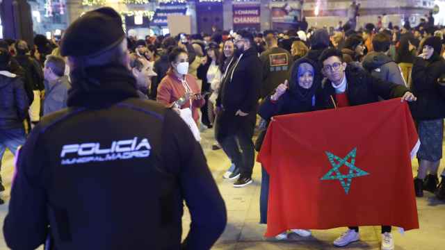 Aficionados marroquíes en el centro de Madrid