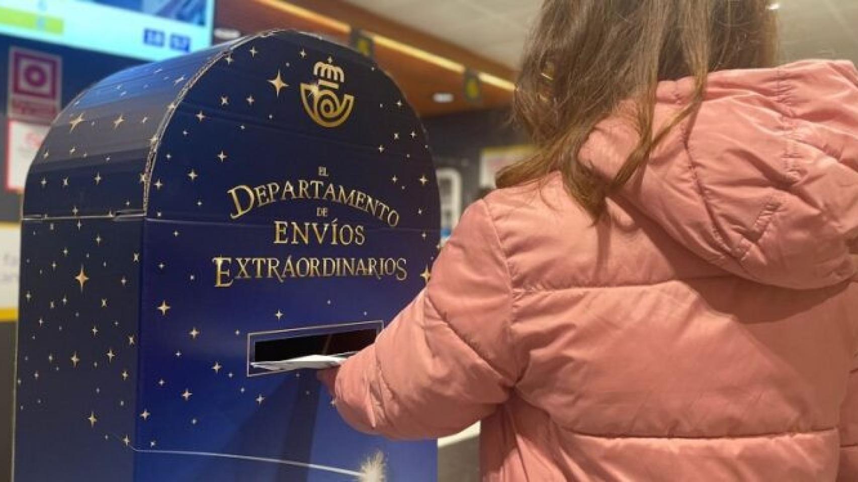 Correos instala 11 buzones especiales en la provincia de Cádiz para las  cartas a los Reyes Magos