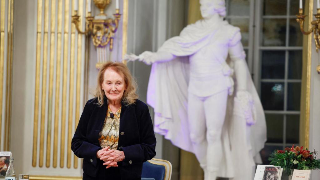 Annie Ernaux, este miércoles en la Academia Sueca, en Estocolmo. Foto: TT News Agency/ Fredrik Persson/ Reuters