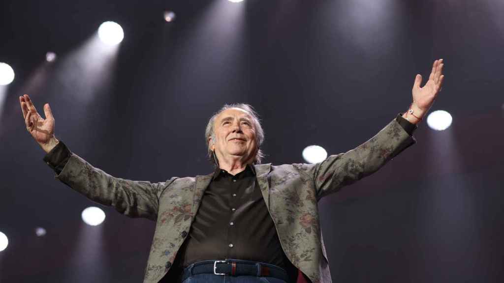 Joan Manuel Serrat durante el concierto en el WiZink Center de Madrid. Foto: Kiko Huesca / EFE