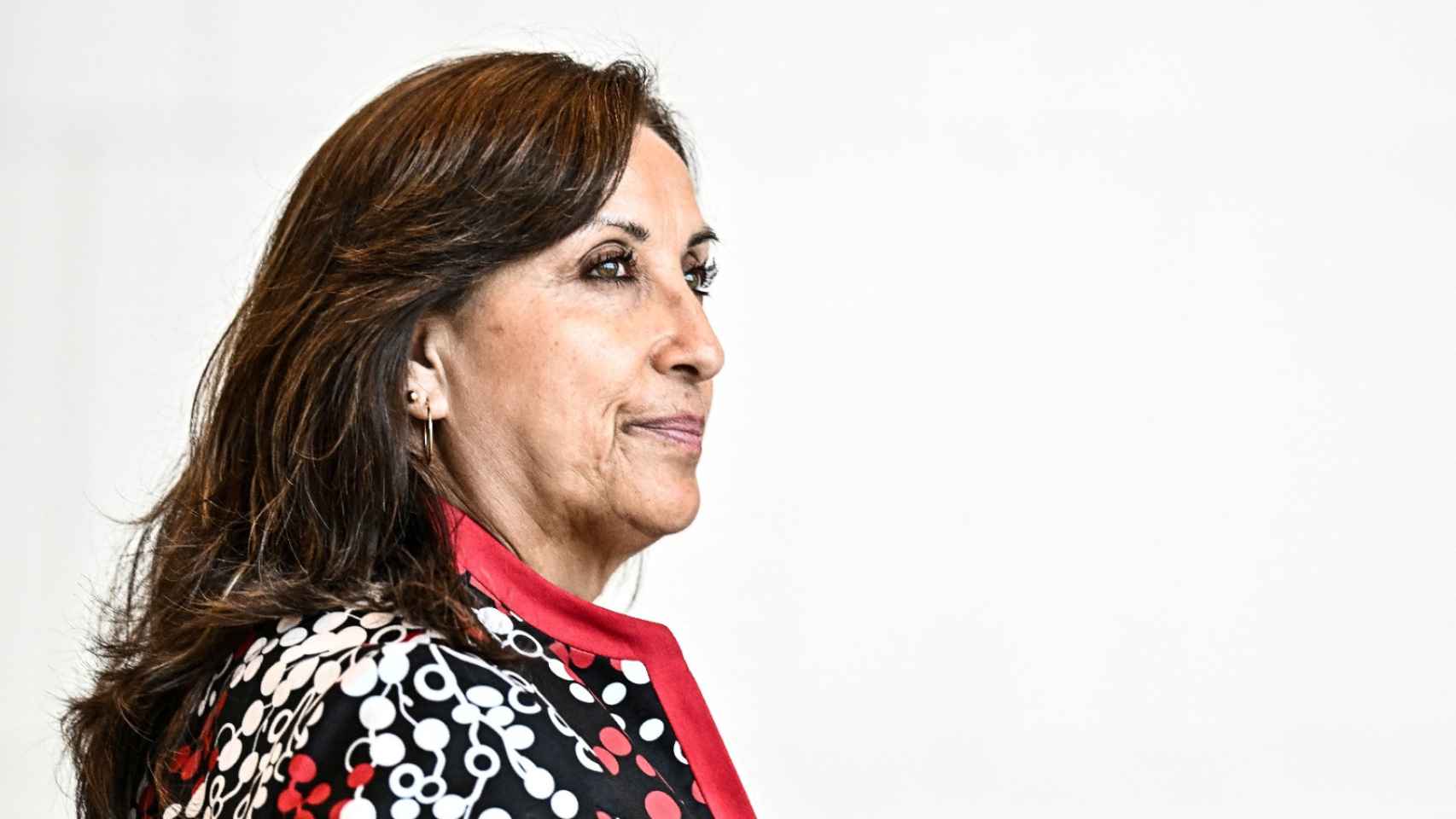 Dina Boluarte, la primera presidenta de Perú: toma las riendas en plena crisis política del país thumbnail
