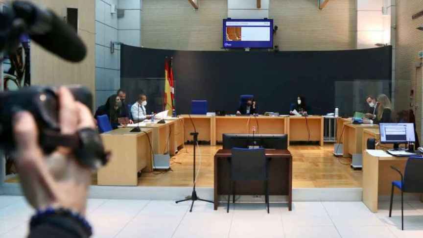 Imagen del interior de la Audiencia Provincial antes de un juicio.
