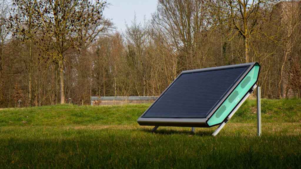 Panel solar que también produce hidrógeno verde