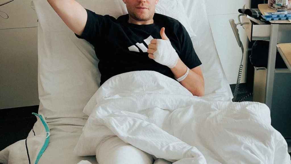 Manuel Neuer, operado tras romperse la pierna esquiando