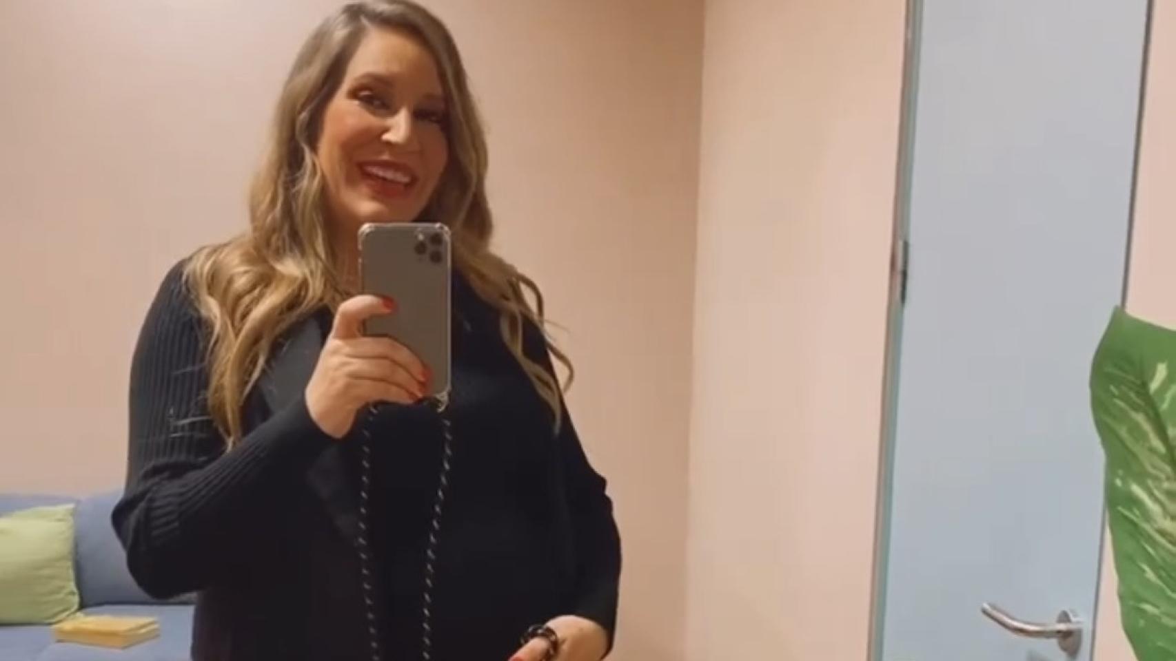La cantante María Toledo presume de embarazo en sus redes
