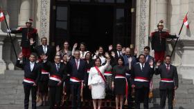 La presidenta de Perú, Dina Boluarte, junto con el resto de su Ejecutivo