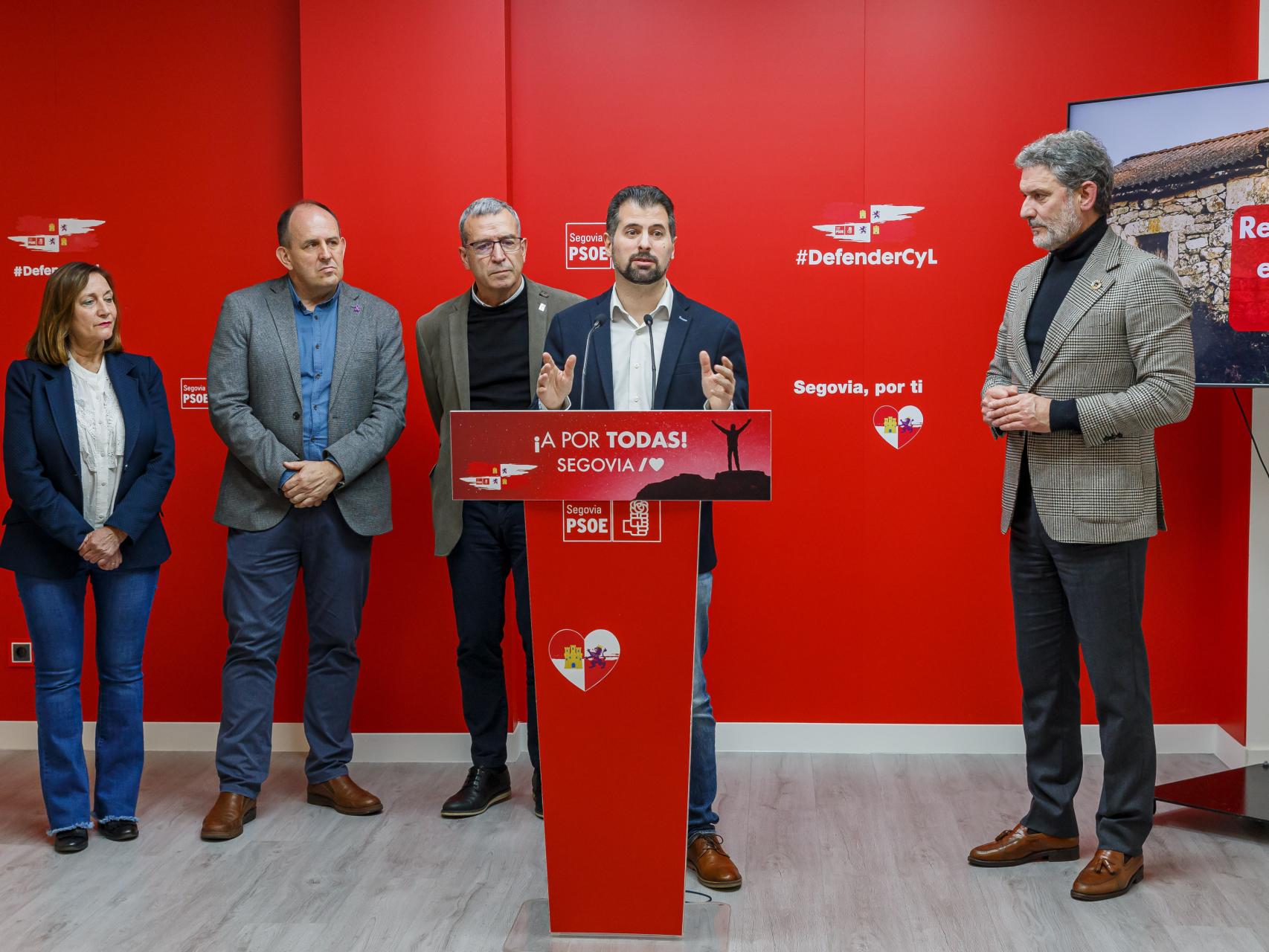 El secretario general del PSCyL, Luis Tudanca, durante su rueda de prensa de este lunes en Segovia.