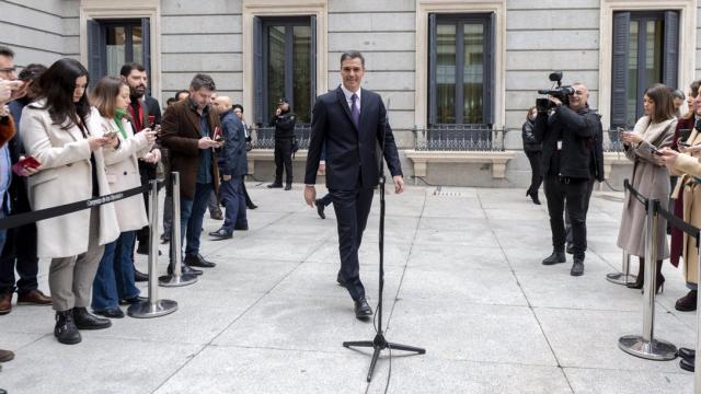 El presidente del Gobierno, Pedro Sánchez, durante su comparecencia ante los periodistas tras el Acto por el Día de la Constitución, el pasado 6 de diciembre en el Congreso de los Diputados.