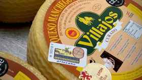 El queso manchego artesano curado de Villajos, elegido el mejor de España.