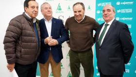 De izquierda a derecha, el presidente nacional de Asaja, Pedro Barato; el presidente de Asaja Castilla y León, Donaciano Dujo; el presidente de Asaja Valladolid, Juan Ramón Alonso; y el viceconsejero de Política Agraria Comunitaria y Desarrollo Rural, Juan Pedro Medina Rebollo