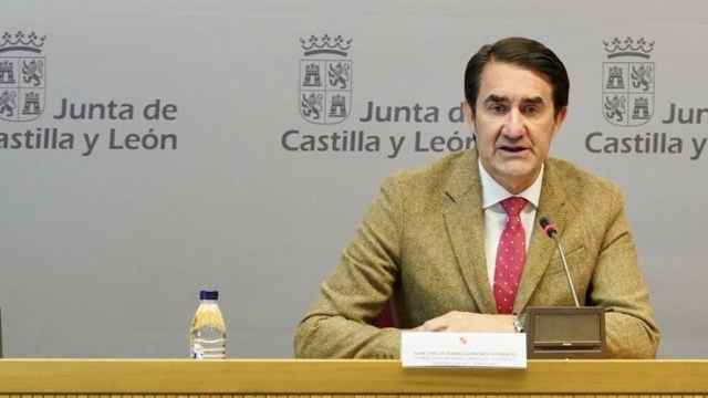 El consejero de Medio Ambiente, Vivienda y Ordenación del Territorio de la Junta, Juan Carlos Suárez-Quiñones,
