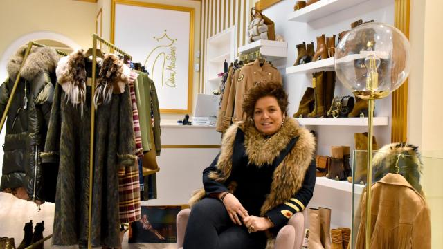 Beatriz Lozano en su tienda de Santa Clara (Zamora)