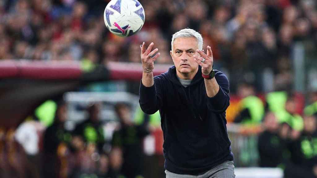 José Mourinho durante un partido de la Roma