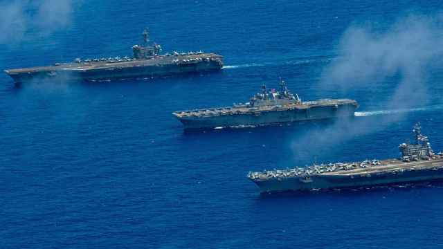 Tres portaaviones de EEUU durante unas maniobras en el mar de Filipinas