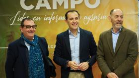 De izqda. a dcha: Narciso Prieto, dircom de Caja Rural de Zamora; Conrado Íscar, presidente la Diputación de Valladolid; y el presidente de Acor, Jesús Posadas