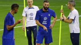 Benzema entrenando con la selección de Francia