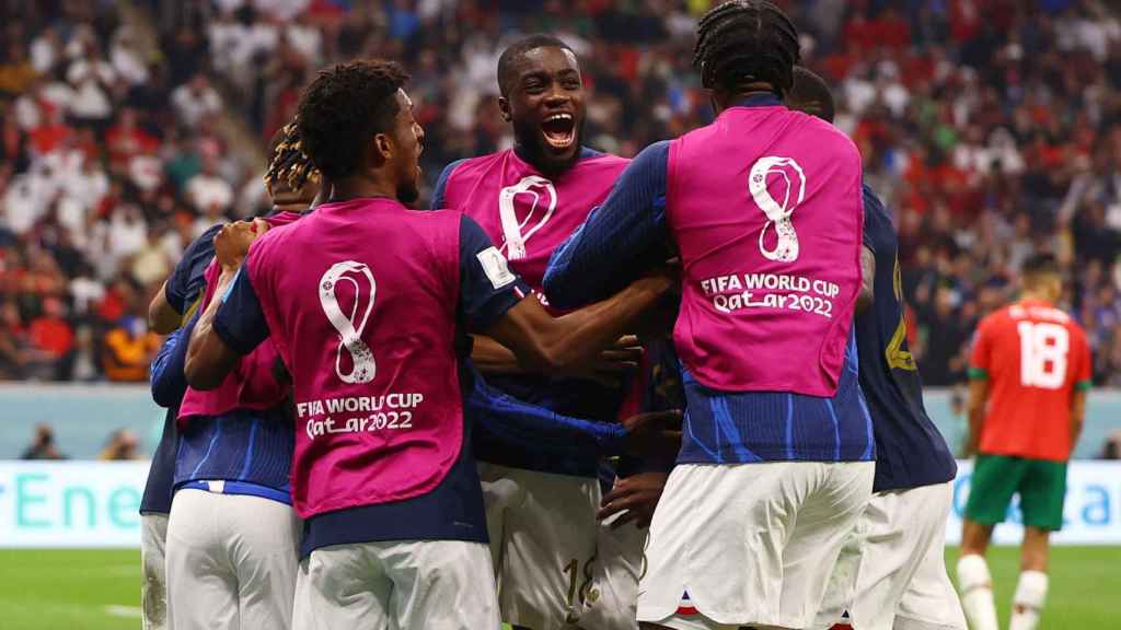 Upamecano, en mitad de las celebraciones de Francia tras ganar a Marruecos