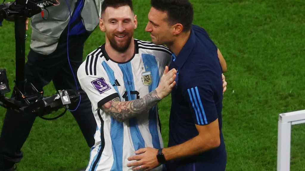 Messi y Scaloni, durante el Mundial de Qatar
