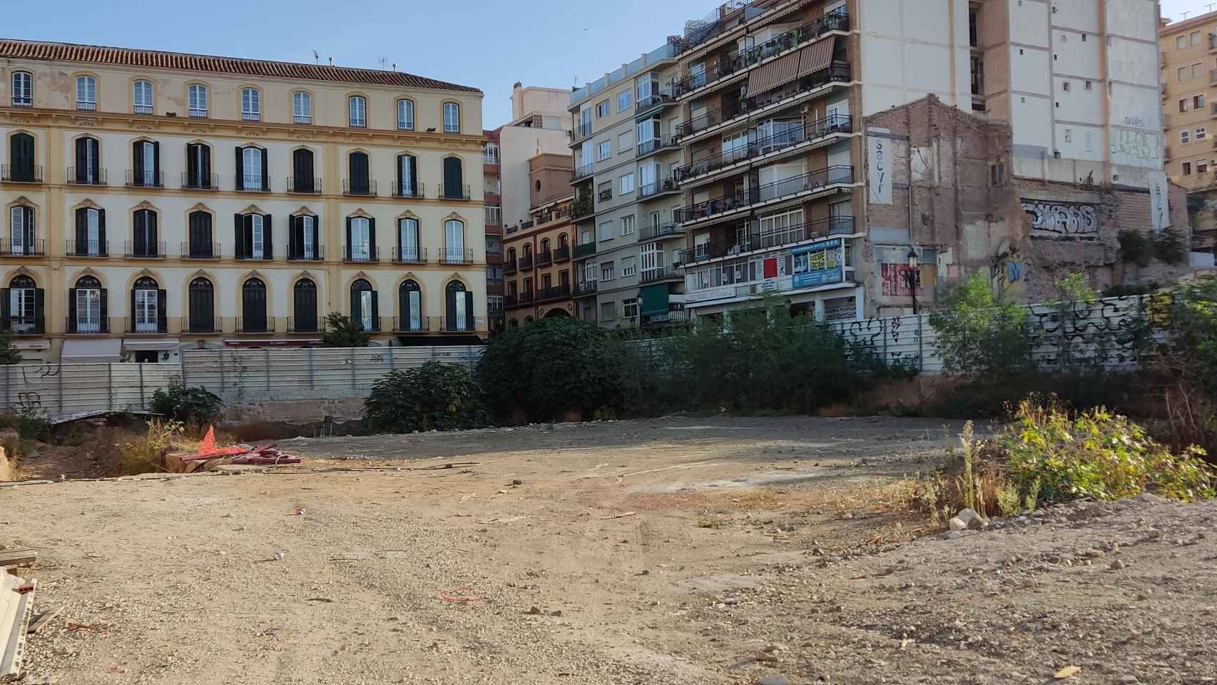 Imagen de la parcela de los antiguos cines Astoria y Victoria de Málaga.